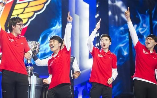 2025年全球PC出货量将达7580万台同比增长